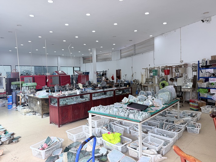老苏翡翠料场